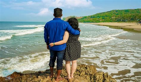 goa bhabhi sex|Indian couple fucking in GOA beach behind rocks .